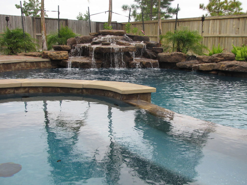 negative edge custom gunite pool and spa for swimming and play pool a natural pool from a pool contractor